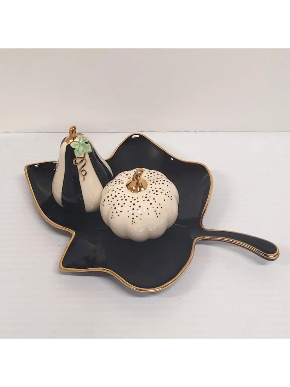 Lenox Pumpkin Gourd Salt & Pepper Shaker Set with Leaf Tray Fall Thanksgiving